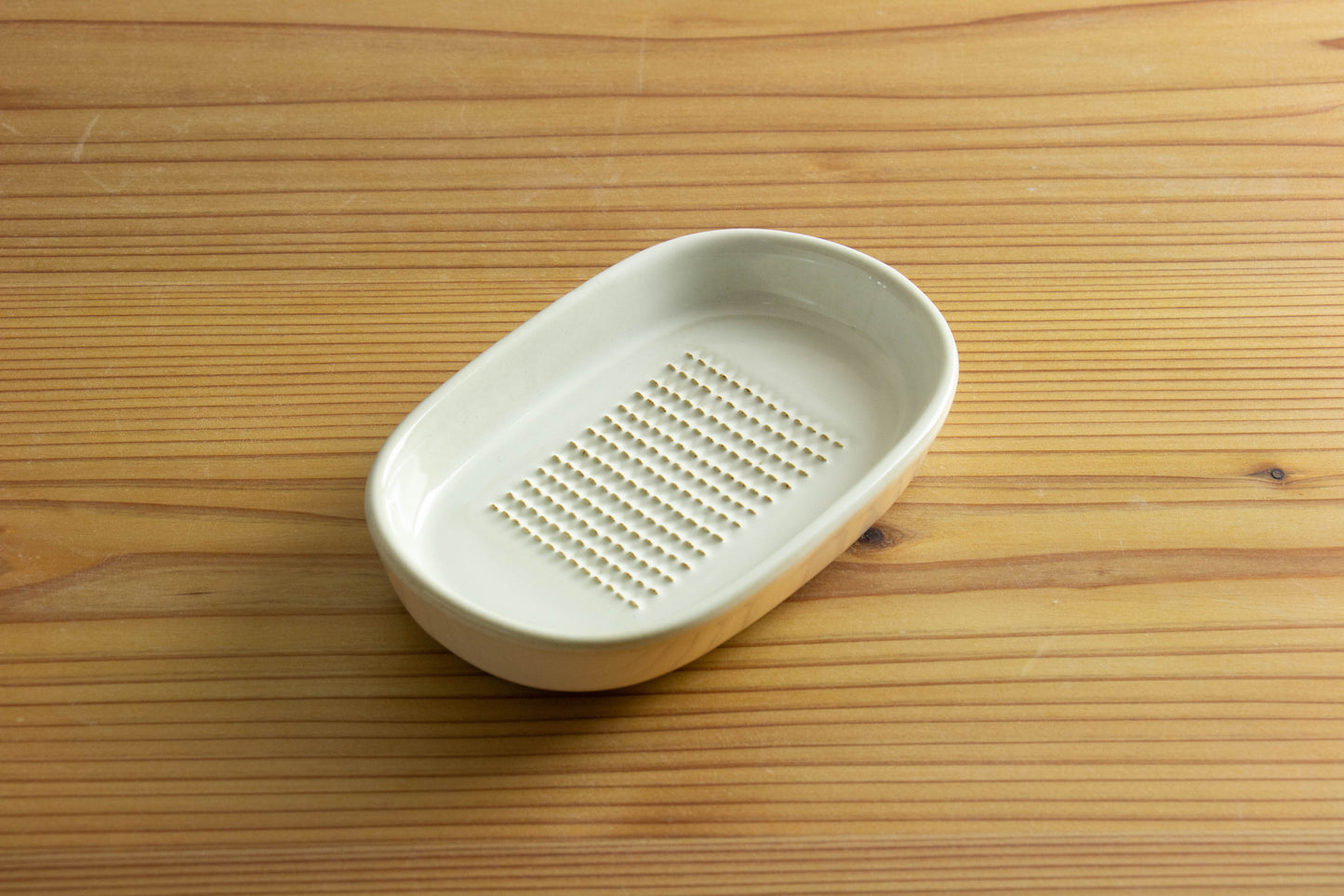 しょうがのおろし器 白