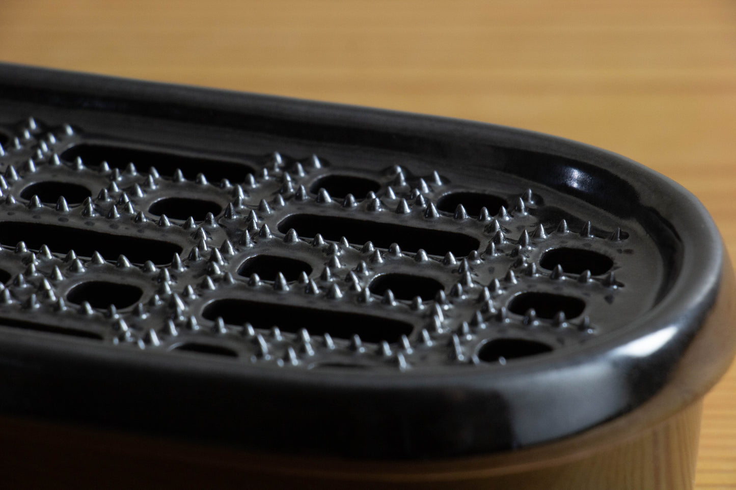 だいこんのおろし器 黒