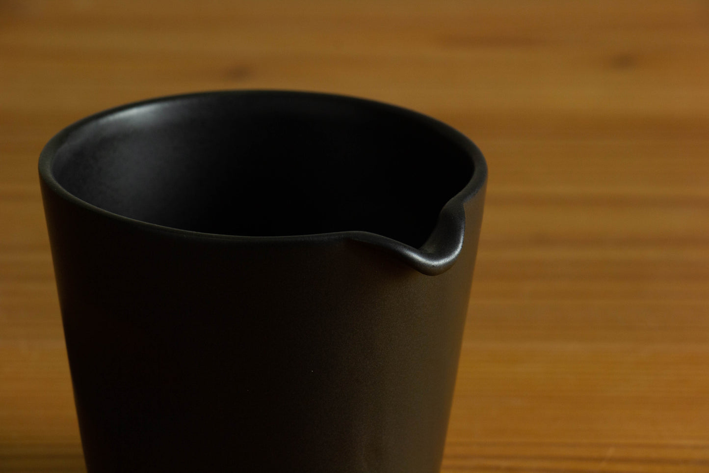 陶の冷酒器 黒