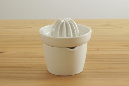 レモンのしぼり器 白